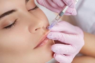 model getting an injection